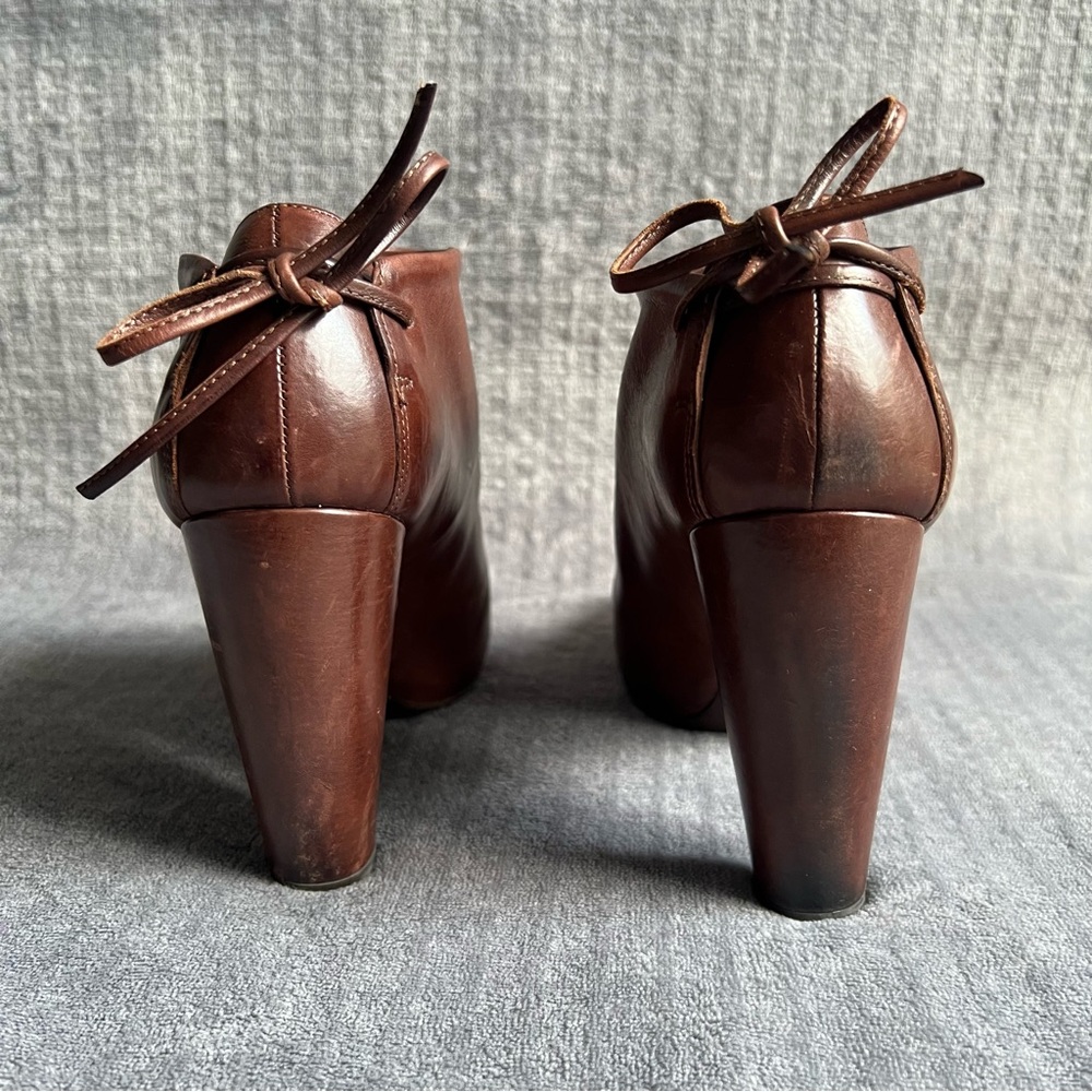 Vera Wang Lavender Leather Ankle Boots Sz 7.5 Brown Made in Italy Heels Lace - Picture 7 of 14